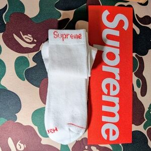 Supreme White and Red Casual Socks Mens Size 9-12 New